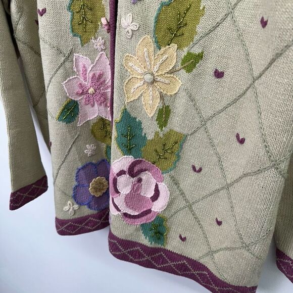 Storybook Knits Women’s Beaded Hand Knit Floral Argyle Flower Button Tan Cardiga - Picture 11 of 11